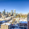 Отель Beautiful Modern Condo Sleeps 4, фото 1