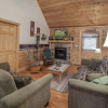 Отель Er 223 â Young's Hideaway Great Location â Close To Town! 4 Bedroom Cabin by RedAwning, фото 1