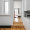Отель Downtown Luxe - Parking, Metro, King Bed, Sleeps 6, фото 3