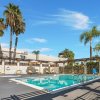 Отель Stanford Inn & Suites Anaheim в Анахайм