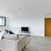 Отель Superb 2BD Apartment in Salford With a View, фото 16