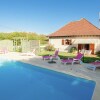 Отель Lovely Villa in Condat-sur-vézère With Swimming Pool, фото 8