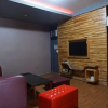 Отель In and Out Hotel, фото 2