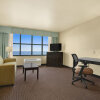 Отель Holiday Inn Express Gulfport Beach, an IHG Hotel в Галфпорте