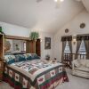Отель Enhanted Moose - Three Bedroom Cabin, фото 17
