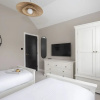 Отель Elliot Oliver- Superior 6 Bedroom House With Hot Tub And Log Burner, фото 7