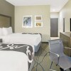 Отель La Quinta Inn & Suites by Wyndham Ponca City, фото 12