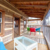 Отель The Robins Nest - Two Bedroom Cabin, фото 2