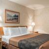 Отель Econo Lodge Inn & Suites Lake Of The Ozarks, фото 4