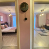 Отель Wanderlust Home Pink, Rasnov Apt for 4, Wifi and Free Parking, фото 4