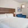 Отель Holiday Inn Express & Suites Lake Forest, an IHG Hotel, фото 19