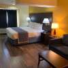 Отель Days Inn & Suites by Wyndham Tampa/Raymond James Stadium, фото 2
