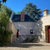 Отель Gîte Ainay-le-Vieil, 3 pièces, 6 personnes - FR-1-586-7 в Neuilly-en-Dun