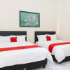 Отель RedDoorz Plus near Jawa Timur Park 1, фото 3