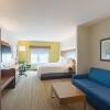 Отель Holiday Inn Express & Suites Tampa USF Busch Gardens, an IHG Hotel, фото 3