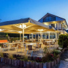 Отель Beachfront Modern Flat-Breakfast Included, фото 1
