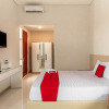 Отель RedDoorz Syariah @ Kebraon, фото 5