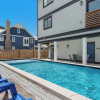 Отель Private Saltwater Pool in Seagrove, Garage Parking, Sleeps 13, фото 17