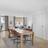 Отель Sanders Monarch - Nice 1-bdr Apt With Balconies, фото 9