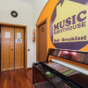 Отель Music Guesthouse B&B, фото 9
