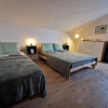 Отель Newly Renovated 3 Bedroom Holiday House O'Live, фото 2