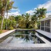 Отель Miami Vibe, Sleek, Elegant, W/ Pool & Hot Tub, 4 Bd, 2 Bath Close To Beach 1631 Ne 59pl. 4 Bedroom H в Форт-Лодердейле