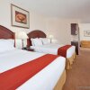 Отель Holiday Inn Express & Suites Detroit - Farmington Hills, an IHG Hotel, фото 5