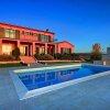 Отель Gorgeous Villa With Private Swimming Pool and Covered Terrace, фото 1