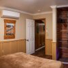 Отель Fazenda - Woodsy Home With Woodstove & Deck 4 Bedroom Home by Redawning, фото 7