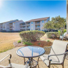 Отель Hilton Head Island Studio w/ Patio: Walk to Beach!, фото 17