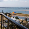 Отель Palmerston Tower on Southport Broadwater, фото 18
