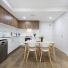 Отель Wentworthville 2 Bedrooms 2 Bathrooms with Free Parking by KozyGuru, фото 4