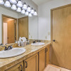 Отель Trendy Avon Townhome - 2 Miles to Beavercreek, фото 10