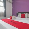 Отель RedDoorz Plus near Undip Pleburan, фото 14