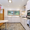 Отель Bright Cults Home Near to the River Dee, фото 5