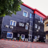 Отель Chukzie Suites & Apartments, фото 1