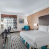 Отель La Quinta Inn & Suites by Wyndham Bakersfield North, фото 4