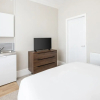 Отель Host Stay Clifton Studio 1, фото 7