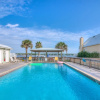 Отель Lagoon Landing 305 1 Bedroom Condo by RedAwning, фото 16