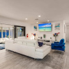 Отель Modern Spacious Home With Pool Jacuzzi, фото 4