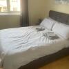 Отель 3-bed House in Stoke-on-trent Free Sky Free Wifi, фото 14