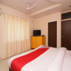 Отель OYO 13884 Holiday Homes, фото 12