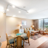 Отель Remodeled 15th Floor Pool View Condo in the Waikiki Banyan by Koko Resort Vacation Rentals, фото 9