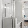 Отель TWO Modern Waterfront Cozysuites Unit 1042, фото 35