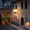 Отель La Corte di Giulietta Exclusive Suites, фото 1