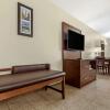 Отель Comfort Suites, фото 6