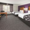 Отель La Quinta Inn & Suites Westport, фото 8