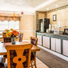 Отель Rodeway Inn & Suites, фото 8