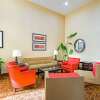 Отель Quality Inn & Suites, фото 2