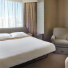 Отель Sheraton Parkway Toronto North Hotel & Suites, фото 3